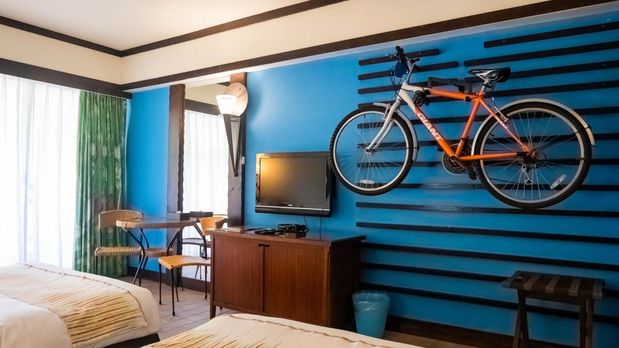 Yoho Beach Resort Kenting Hengchun Exterior photo Bicycle in a room at the hotel