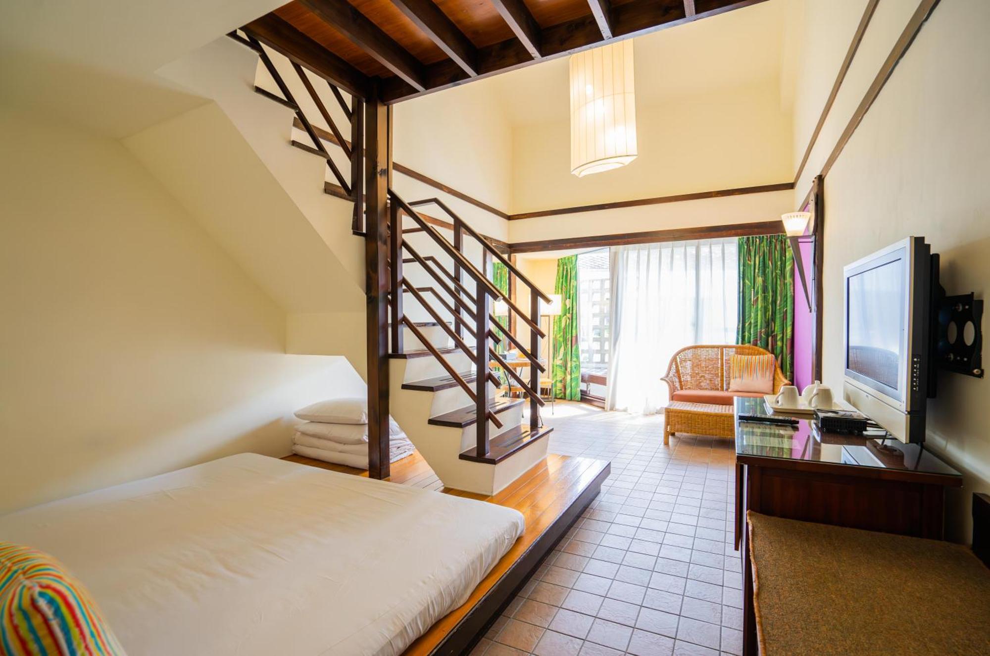 Yoho Beach Resort Kenting Hengchun Exterior photo A room at the hotel