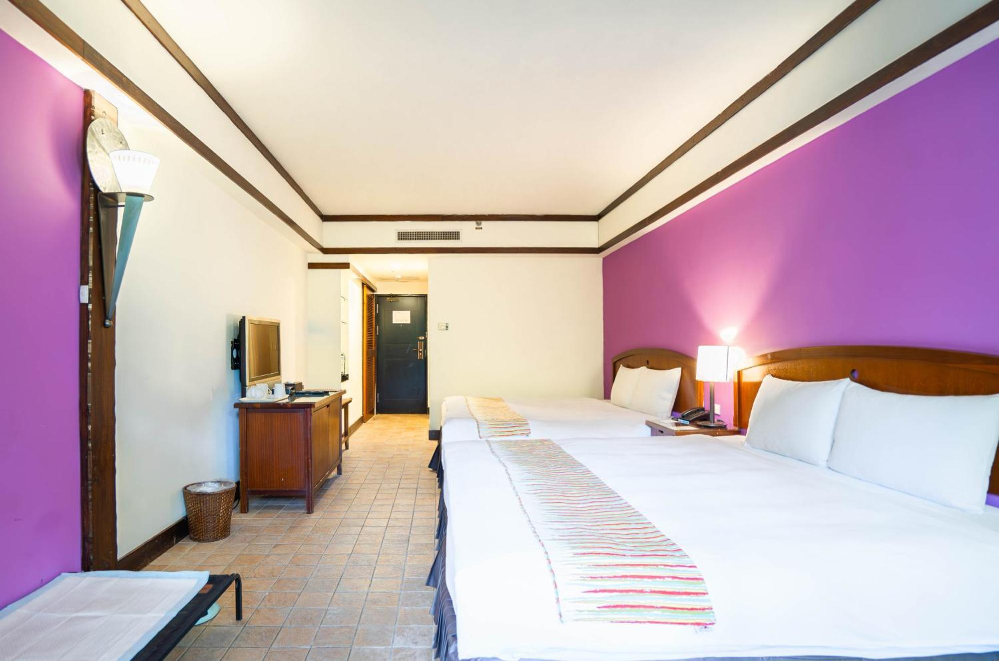 Yoho Beach Resort Kenting Hengchun Exterior photo A typical room at the hotel