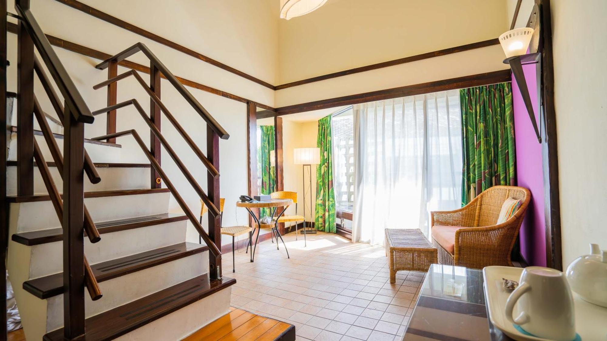 Yoho Beach Resort Kenting Hengchun Exterior photo A suite at the resort