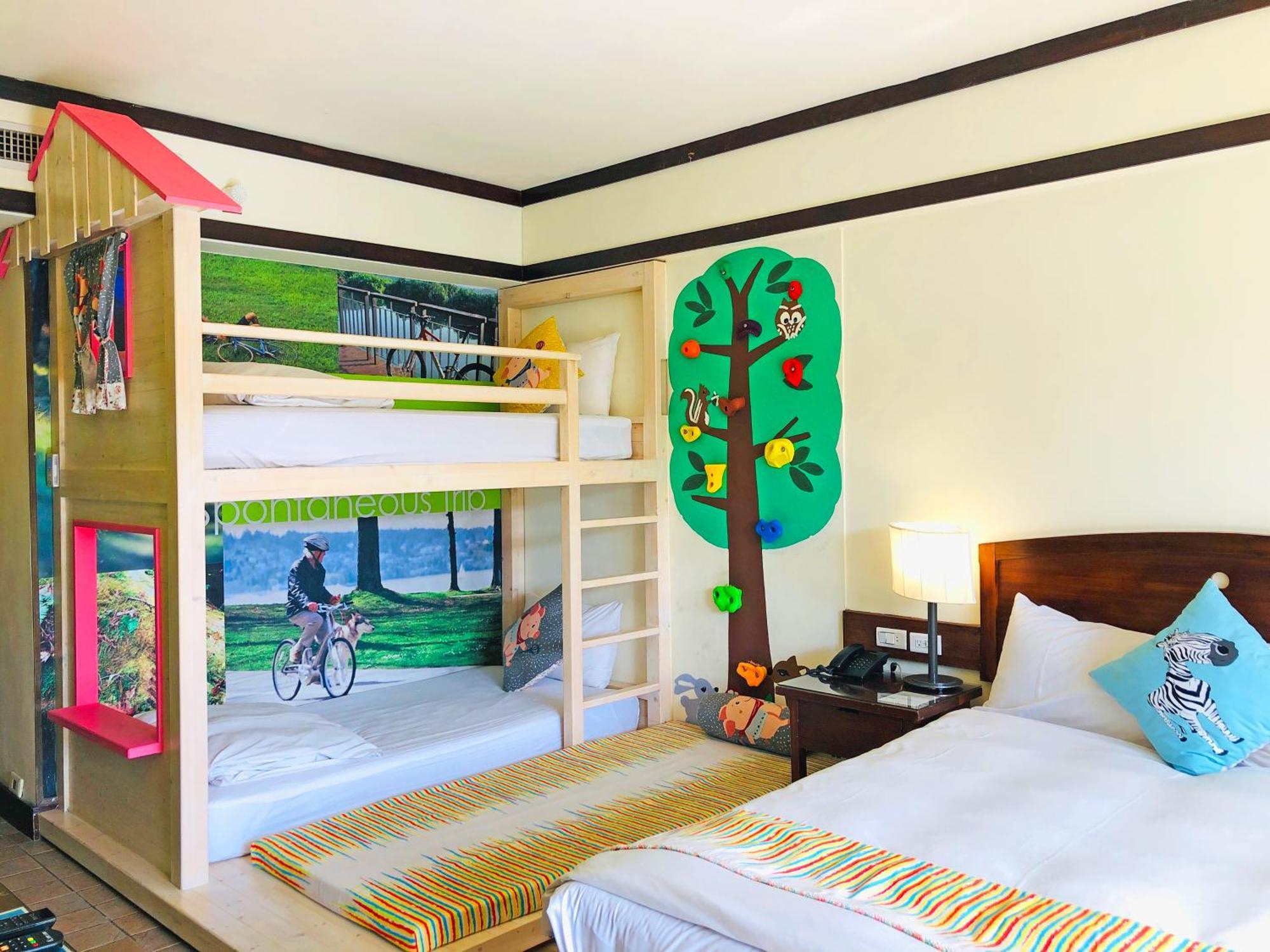 Yoho Beach Resort Kenting Hengchun Exterior photo A room at Legoland Hotel
