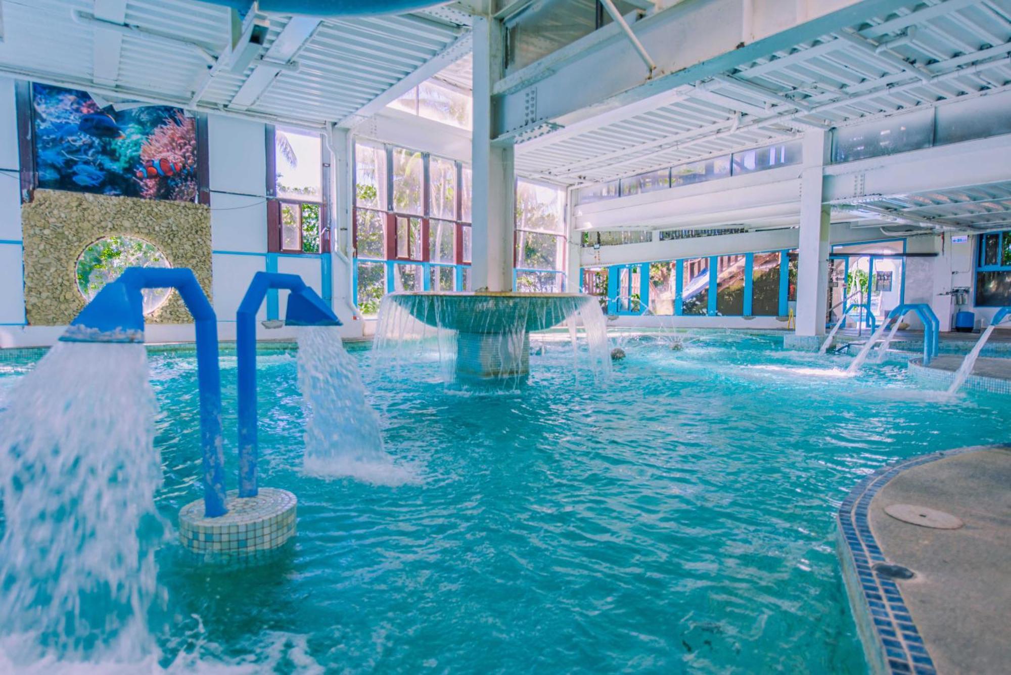 Yoho Beach Resort Kenting Hengchun Exterior photo The indoor pool at the hotel