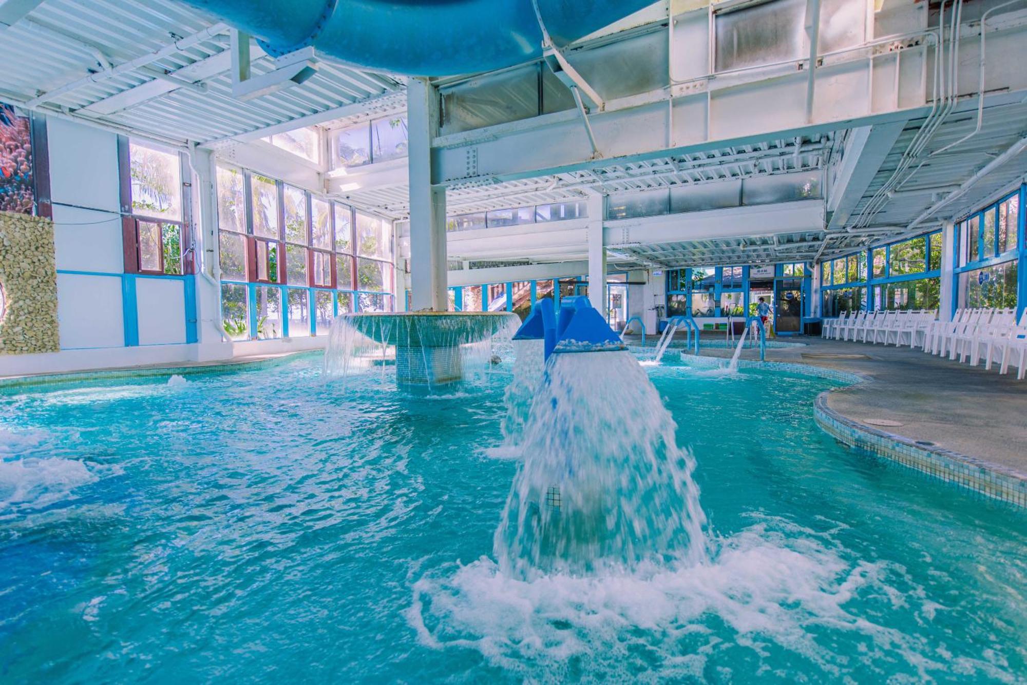 Yoho Beach Resort Kenting Hengchun Exterior photo The indoor waterpark at the Atlantis Paradise Island resort